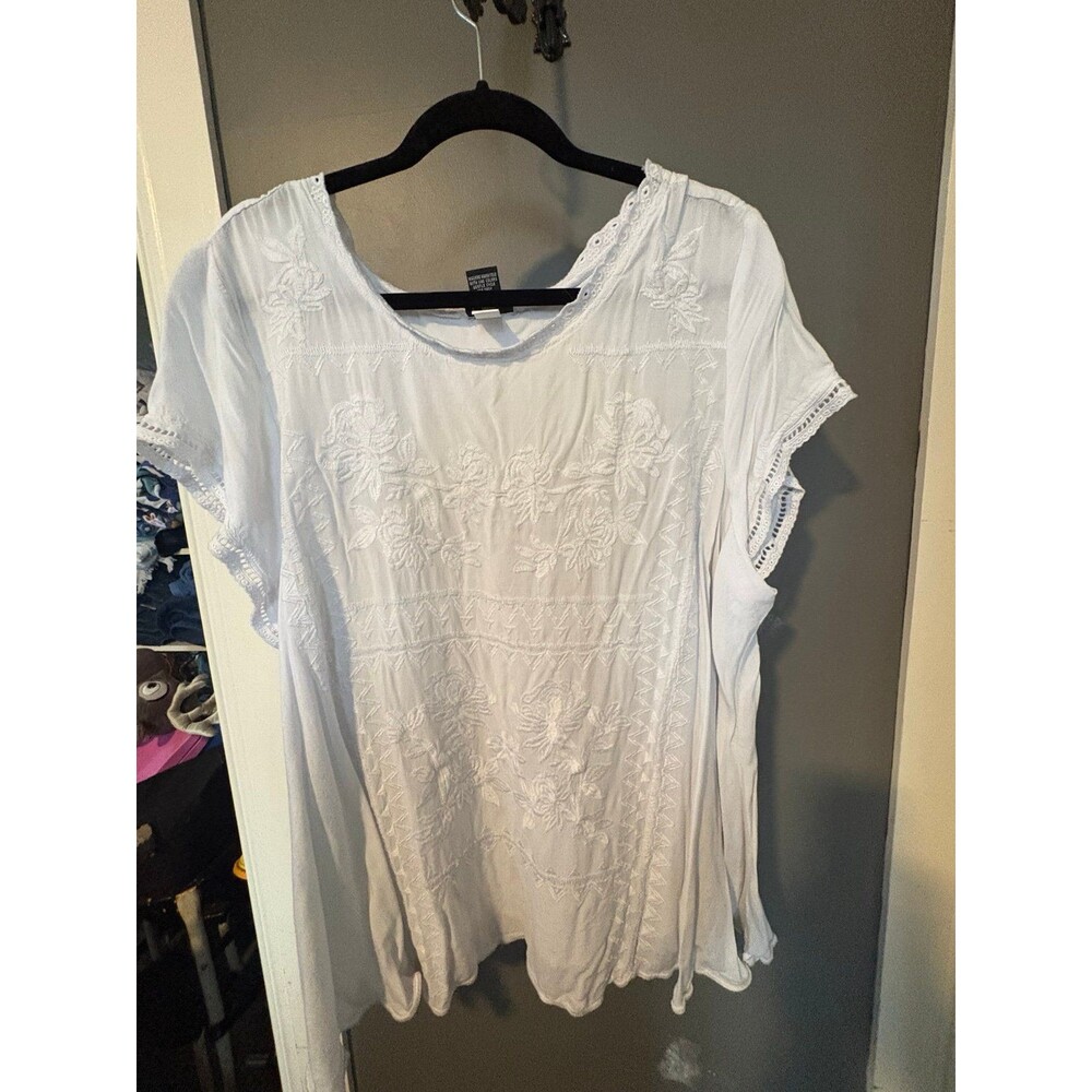 Torrid size 3 white eyelet lace blouse shirt